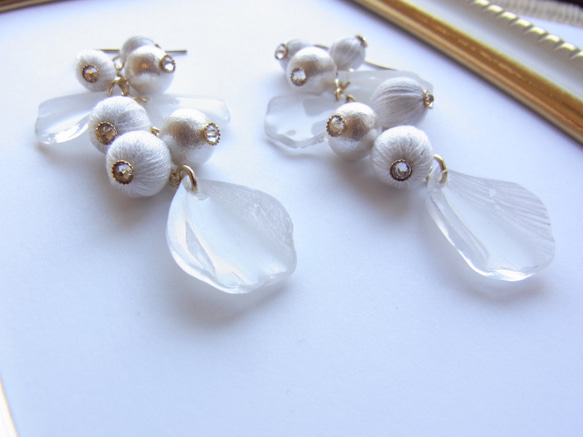 白色耳環耳環/無環耳環棉珍珠和毛線球等 第7張的照片