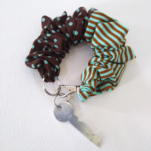 ミスボ　シュシュ　キーホルダー LOWRYS FARM（ローリーズファーム） キーホルダー シュシュチャーム