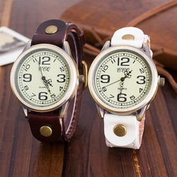 再販ユニセックスタイプの時計付ブレスレットで、年齢・男女問わず人気です。Green 2枚目の画像