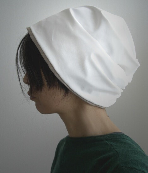 ターバンな帽子　白＋ナチュラルベージュ 1枚目の画像