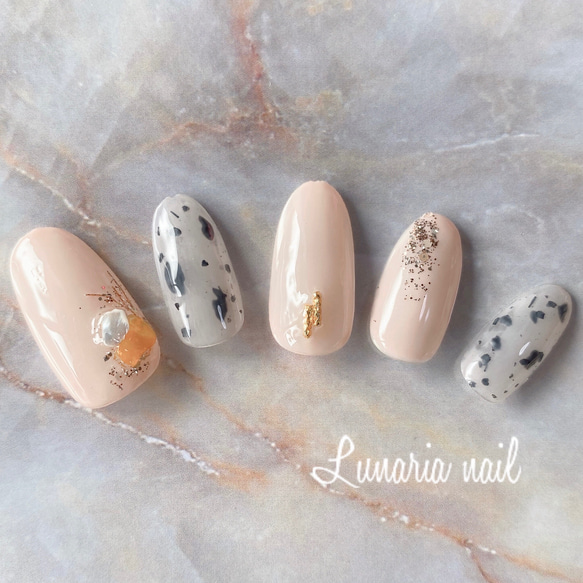 ネイルチップ ダルメシアン 黒 赤 ちゅるん カラー変更 オーダーネイル