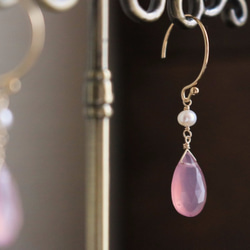 櫻桃石英和淡水珍珠耳環 第3張的照片