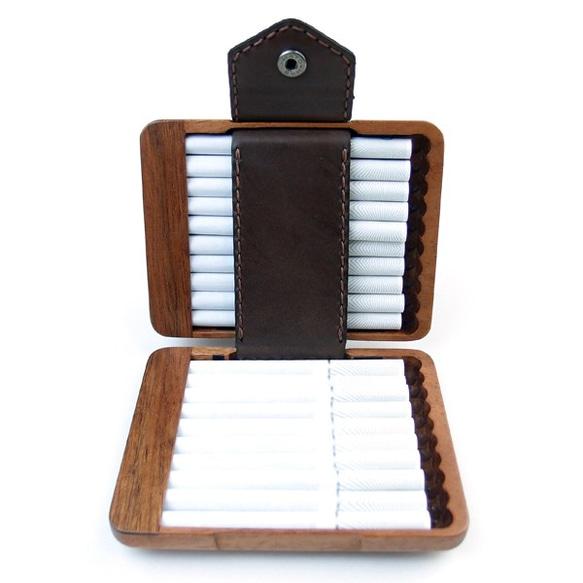 木質皮革香菸盒（20支用：對開） 第5張的照片