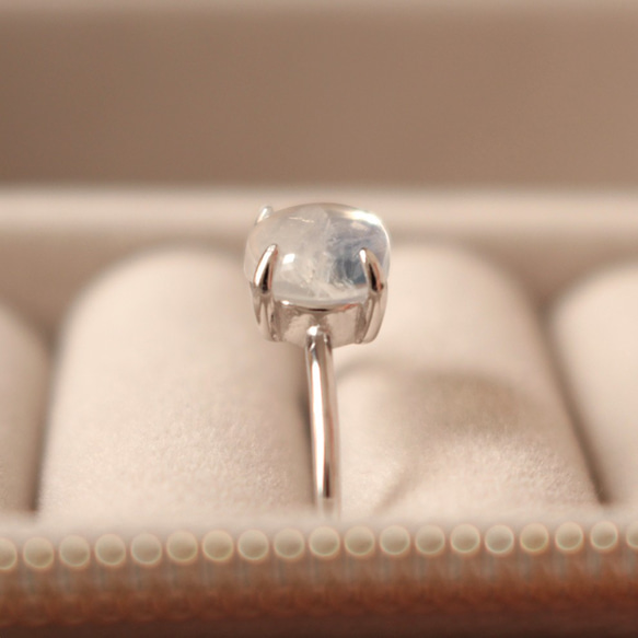 宝石質レインボームーンストーン 指輪 Sliver925製 ロジウム 鏡面仕上げ 4枚目の画像