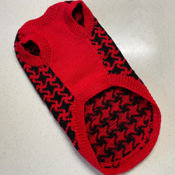 家庭編み機で編んだ子犬用セーター《赤》サイズオーダ可 3枚目の画像