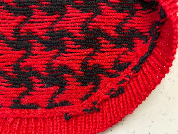 家庭編み機で編んだ子犬用セーター《赤》サイズオーダ可 7枚目の画像