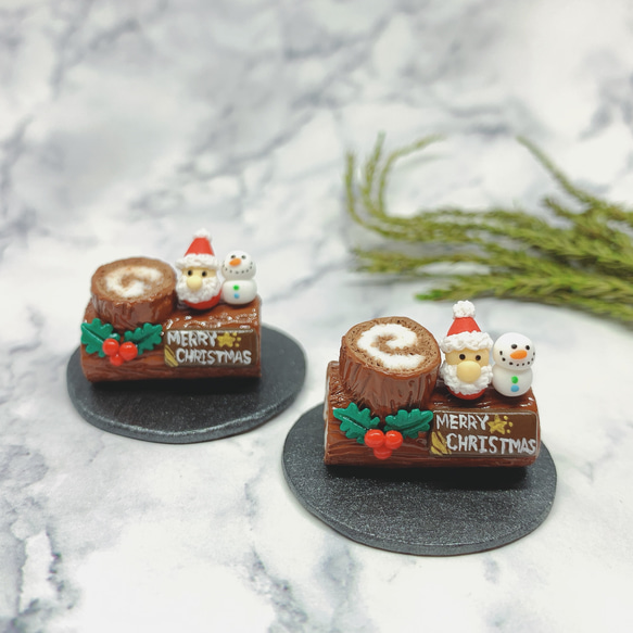 ミニチュアスイーツ　クリスマスケーキ　ブッシュドノエル♡ ロールケーキ　サンタクロース　雪だるま　ヒイラギ　チョコレート 4枚目の画像