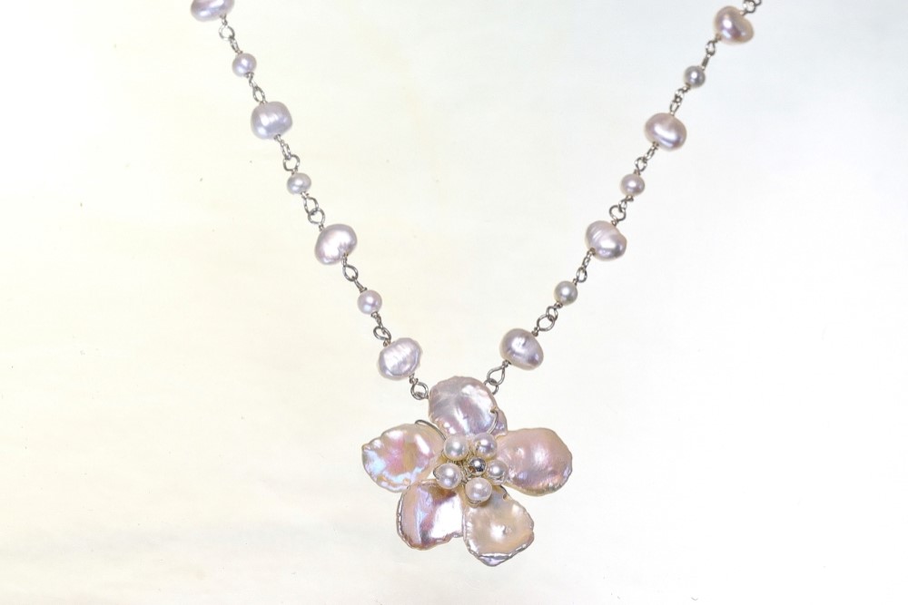【受注製作】　淡水パールのフラワーペンダント