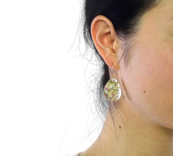 【受注製作】山野草 森の花のピアス C (ガマズミ)・14kgf《イヤリングに交換可》 3枚目の画像