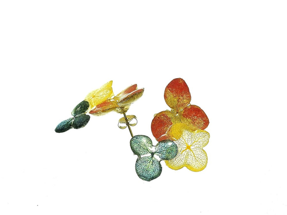 【金泥＆草木染】葉脈アジサイの秋色ピアス・14kgf 《イヤリングに交換可》 3枚目の画像