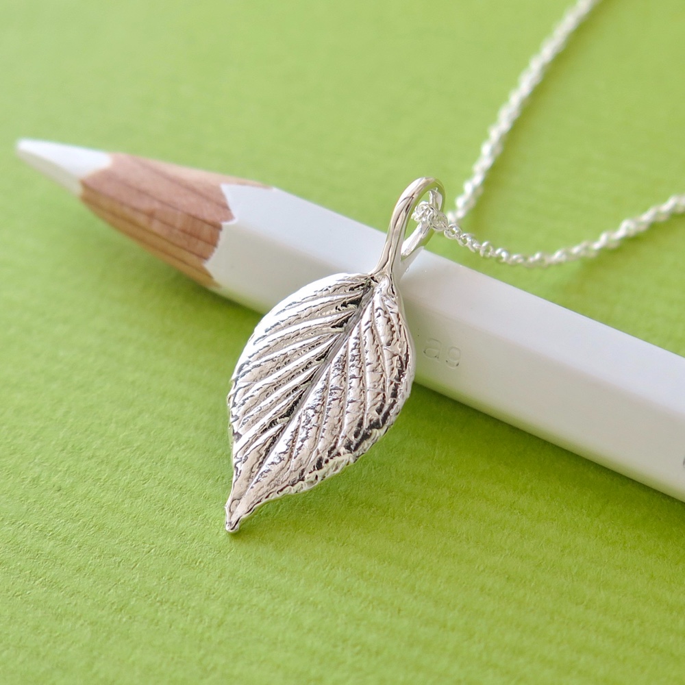 [純銀製]オオシマザクラ(大島桜)のリーフペンダント, シルバーチェーン 40/45cm＋5cm, 1点物 4,400円