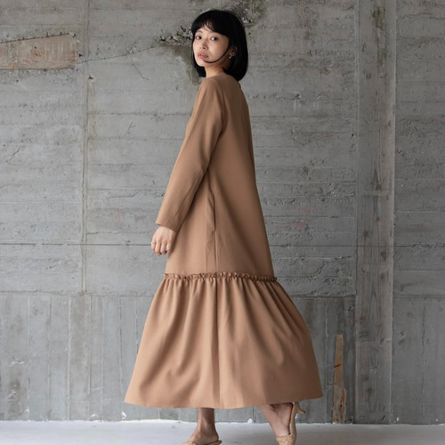 完売】長袖フリルワンピース ベージュ sai 日本製 ワンピース 