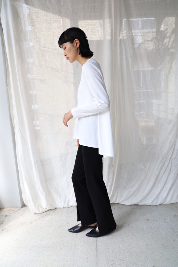【完売】フレア長袖Tシャツ　カットソー　ホワイト　日本製　フリーサイズ　即納　体型カバー　フレアライン　ノーアイロン 3枚目の画像