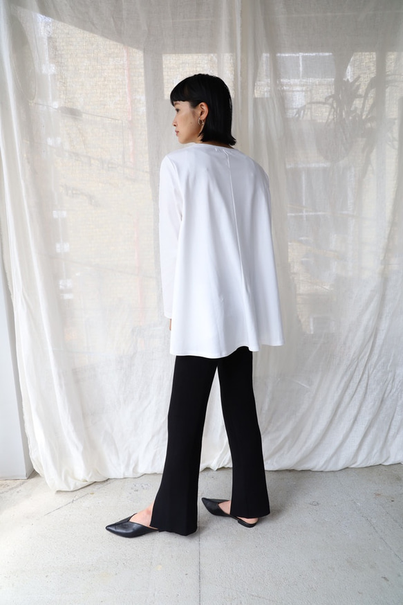 【完売】フレア長袖Tシャツ　カットソー　ホワイト　日本製　フリーサイズ　即納　体型カバー　フレアライン　ノーアイロン 4枚目の画像