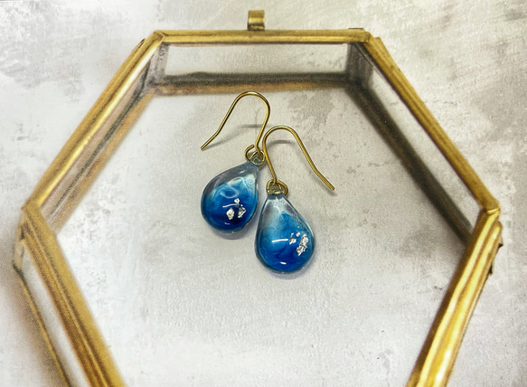 しずく型レジンピアス ピアス（フック・チェーン） henry 通販