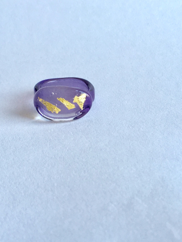 金箔入り ガラスの指輪 紫 1枚目の画像
