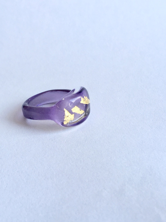 金箔入り ガラスの指輪 紫 2枚目の画像