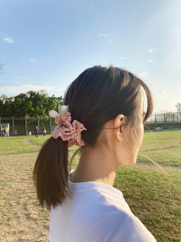 【イタリア ウール 生産】 桜 レース ピンク かぎ針編み シュシュ 蝶結び ちょうむすび 2way 1枚目の画像