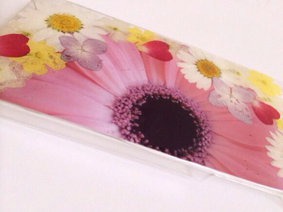 ⑥ガーベラと押し花iPhone6ケース 4枚目の画像