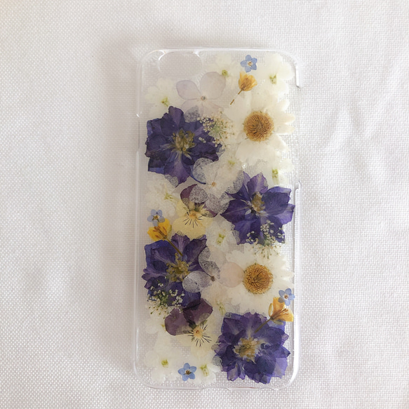 ブルーお花で埋め尽くされた押し花iPhoneケース 6枚目の画像