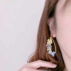 flower♡flower  しずく型押し花とかすみ草イヤリング ピアス 4枚目の画像