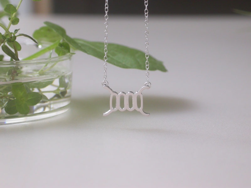 イカダモ　ネックレス