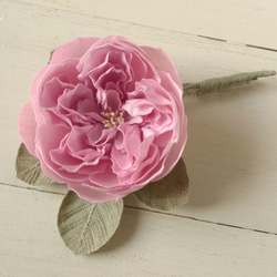 春の午後のばら　ピンク　リネンの花コサージュ 4枚目の画像