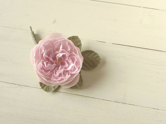 春の午後のばら　うすいピンク　リネンの花コサージュ 3枚目の画像