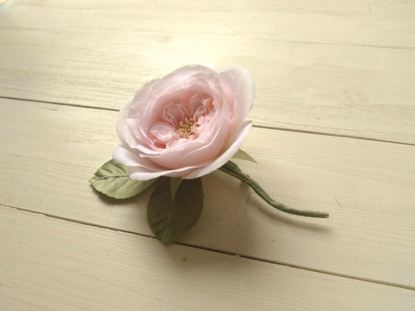 布の花　中輪ばらのコサージュ　淡いピンク 3枚目の画像