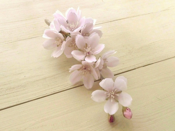 布の花　枝桜のコサージュ  2018 1枚目の画像
