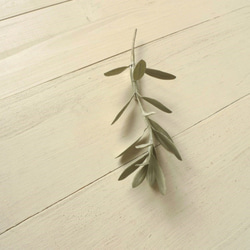 布の葉　オリーブの枝コサージュB 2枚目の画像