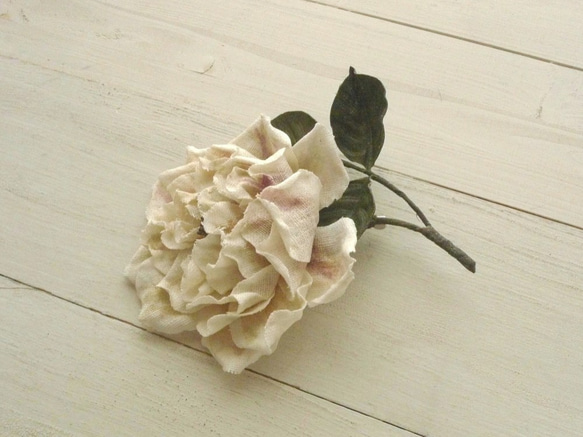 リネンの花　古びた薔薇のコサージュ 3枚目の画像