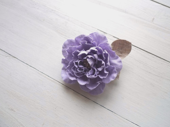 【受注作製】リネンの花　開いたばらのコサージュ・藤紫 2枚目の画像