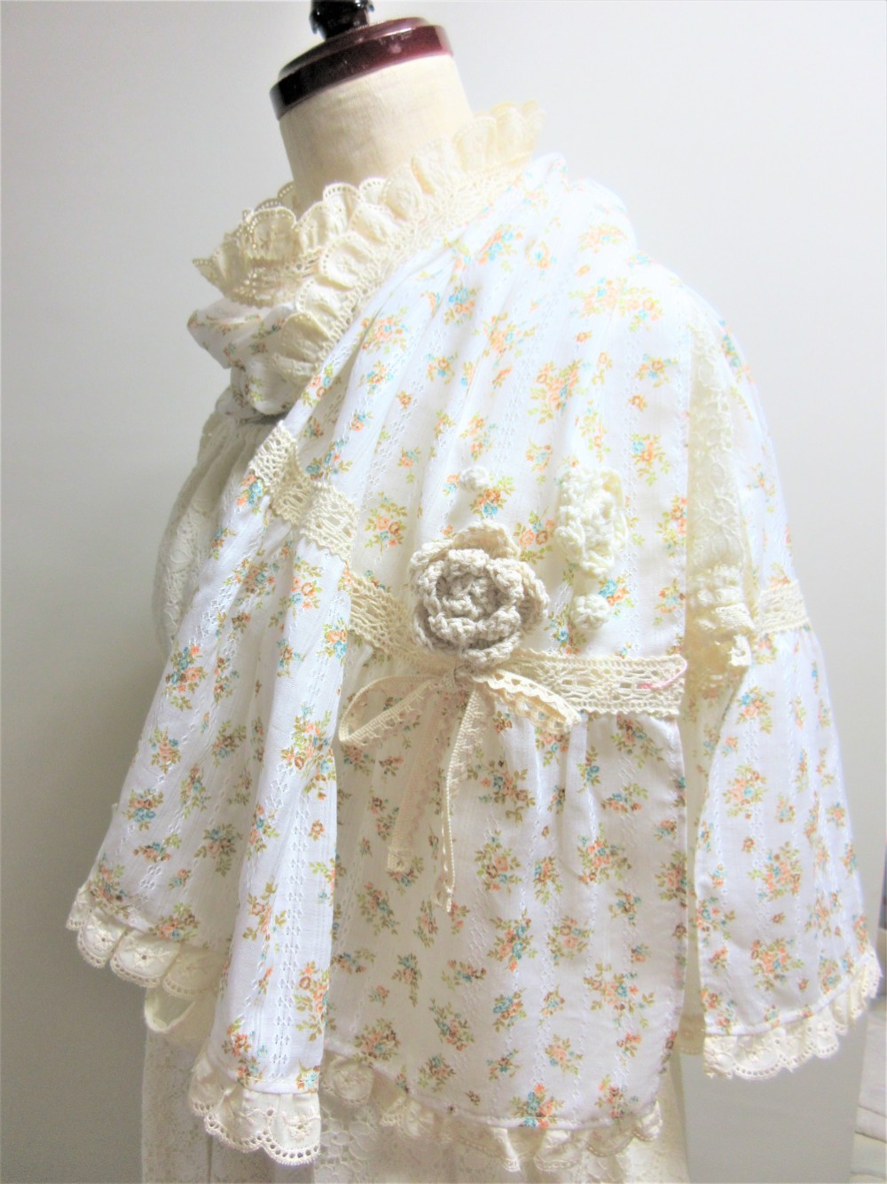 手編みの花モチーフのストール　OR小花