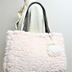 もこもこボアのハートチャームBag ミルクピンク トートバッグ Seven