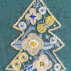 ファブリックパネル　刺繍のクリスマスツリー　（受注制作） 3枚目の画像