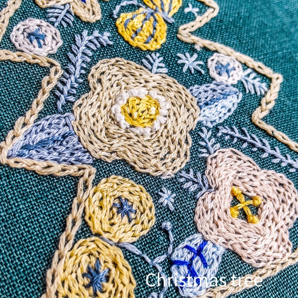 ファブリックパネル　刺繍のクリスマスツリー　（受注制作） 4枚目の画像