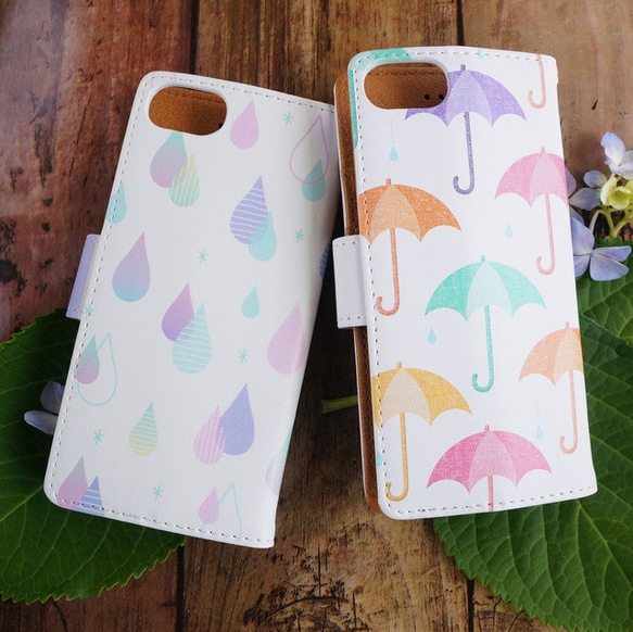 手帳型スマホケース | 雨の日 傘と雫 梅雨のデザイン 可愛いイラスト 各機種ケース対応<スマホケース> 2枚目の画像