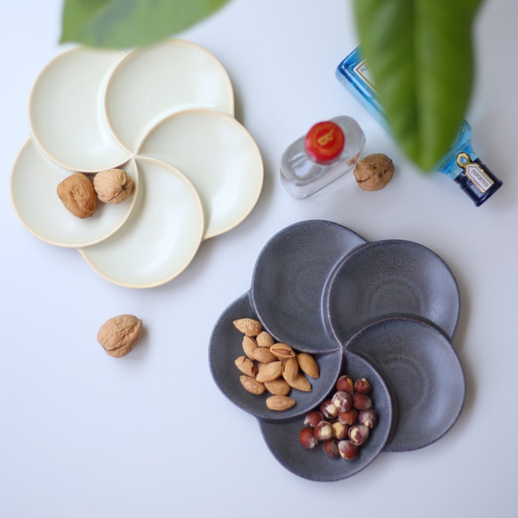 粉引マットグレー5つ仕切りプレート 2枚目の画像