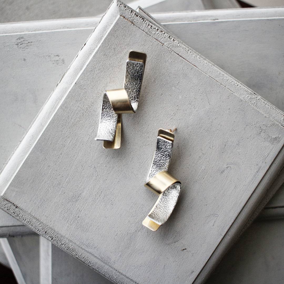 受注製作『真鍮リボン & すずリボン』イヤリングcreema限定送料無料