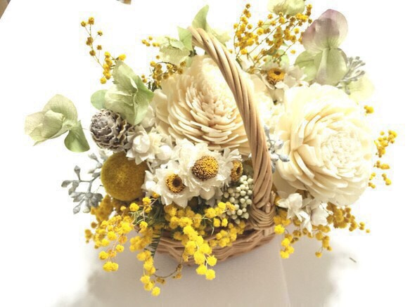 mimosa basket arrangements 1枚目の画像