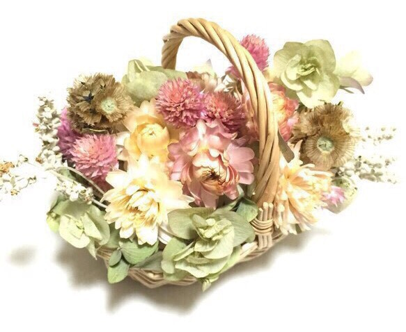 spring pastel basket arrangement 1枚目の画像