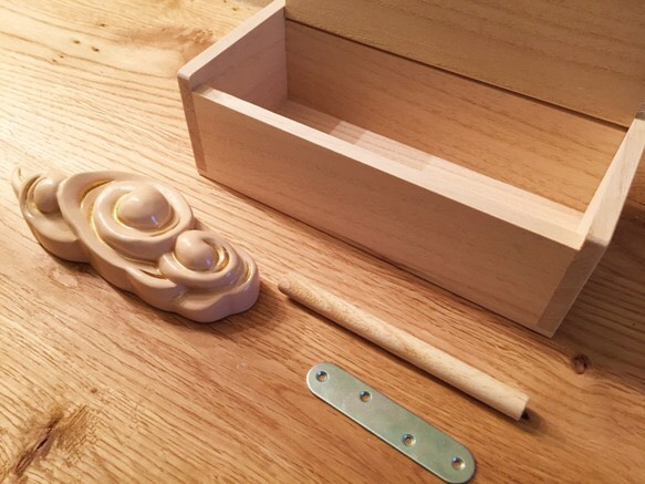 【モダン神棚（壁掛け）】かわいい雲型の漆塗モダン神棚｜神棚 4枚目の画像