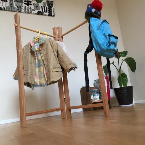 KIRITSU オーク無垢材　折りたたみハンガーラック ONE-OK 新品 KIRITSU オーク無垢材折りたたみハンガーラック ONE-OK 新品