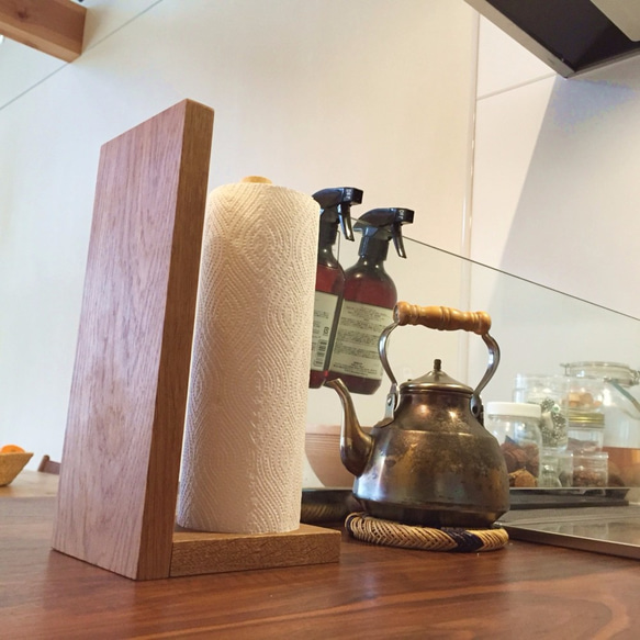楢（ナラ・オーク）無垢材のタオルハンガー / キッチンペーパーホルダー 1枚目の画像