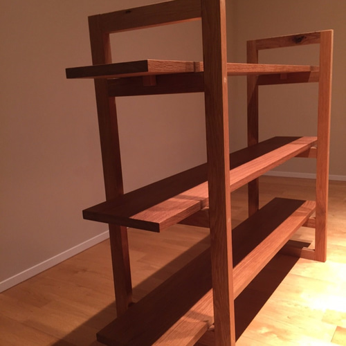 オーク無垢材 シンプルな三段シェルフ 棚・シェルフ・ラック 暮らしの