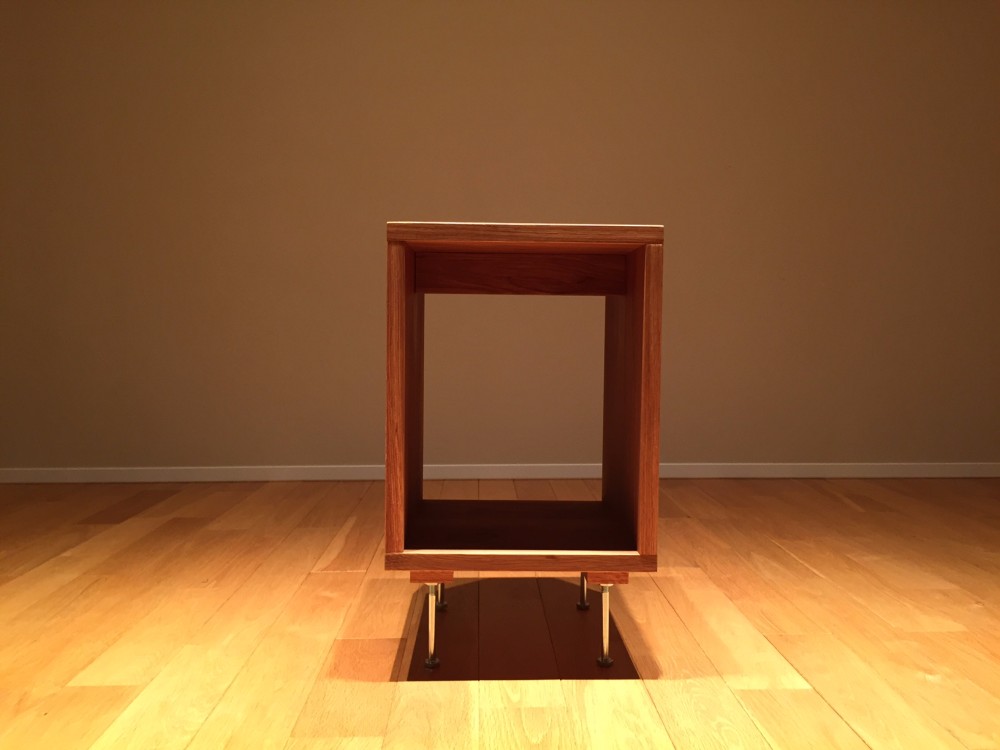 使い込むほど味がでる楢（オーク）無垢材のサイドテーブル（高）