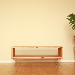 シンプルな杉のローテーブル / テレビ台 / サイドボード / サイドテーブル 2枚目の画像