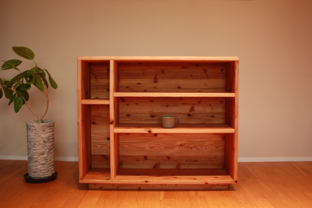 レトロ【無垢材】の漆塗り茶箪笥