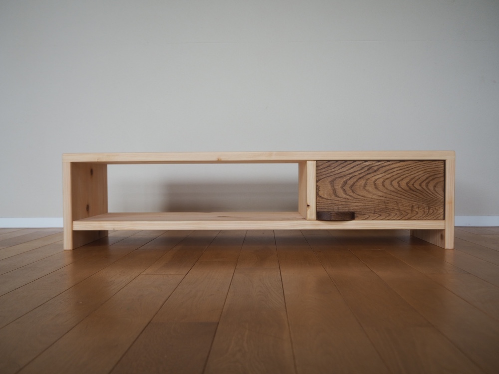 桧が香る無垢材木製TV台（テレビボード）　/  オーク・ウォルナットの引き出し